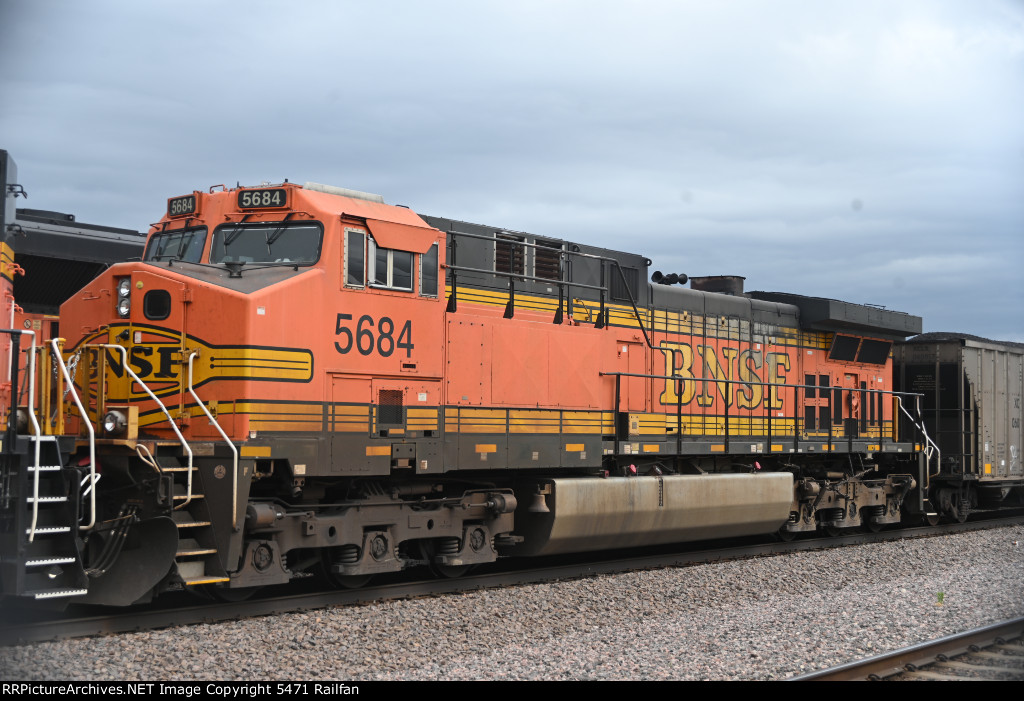 BNSF 5684 - Roster